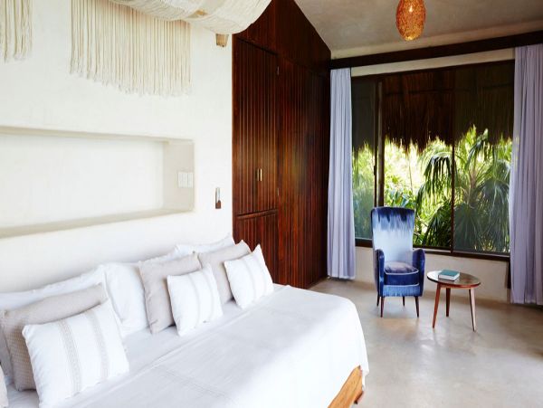 Cancun Home 990360