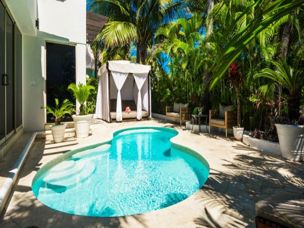 Cancun Home 990361