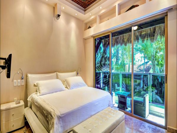 Cancun Home 990361