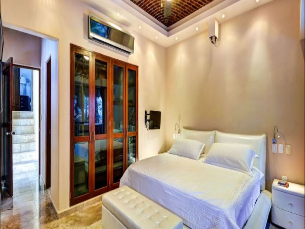 Cancun Home 990361
