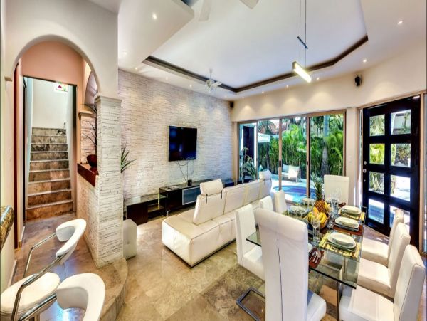 Cancun Home 990361