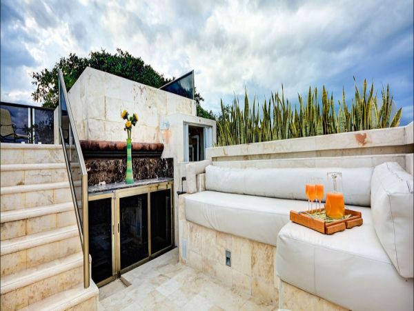 Cancun Home 990361