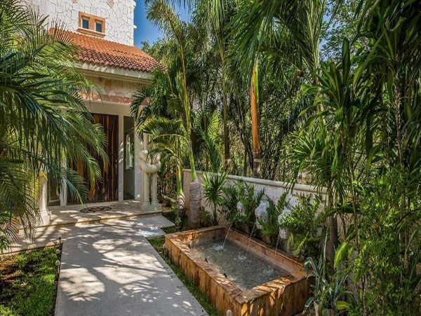 Cancun Home 990362