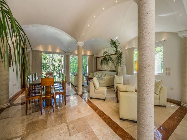 Cancun Home 990362