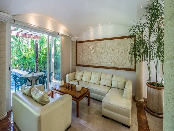 Cancun Home 990362