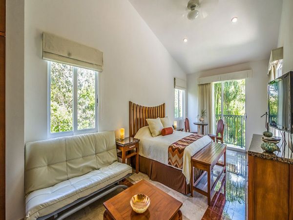 Cancun Home 990362