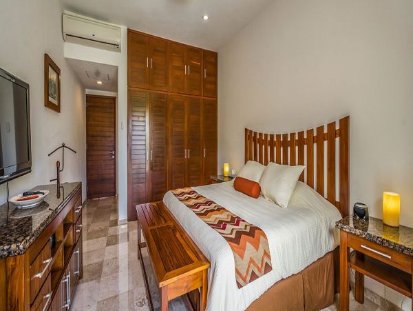 Cancun Home 990362