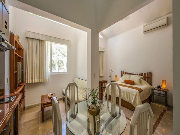 Cancun Home 990362