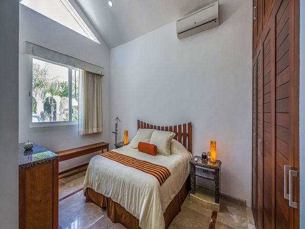 Cancun Home 990362