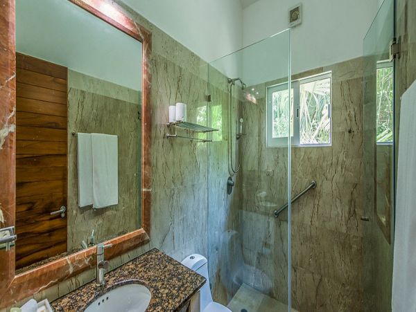 Cancun Home 990362