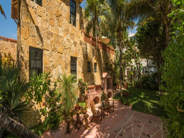 Cancun Home 990363
