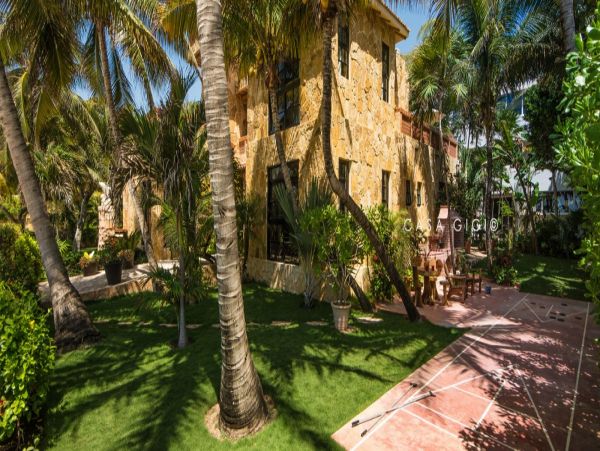 Cancun Home 990363