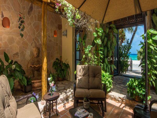 Cancun Home 990363