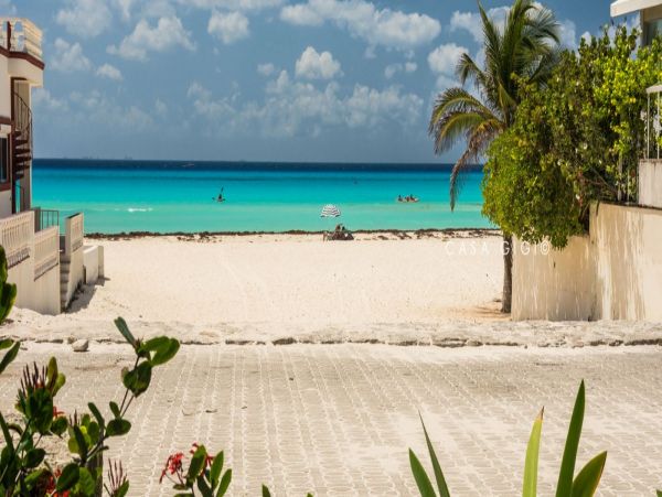 Cancun Home 990363