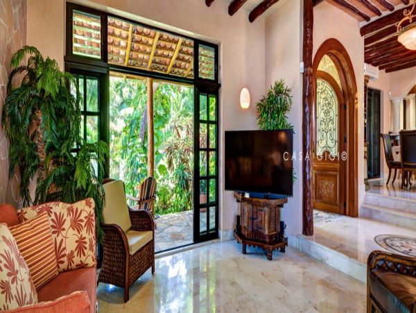 Cancun Home 990363