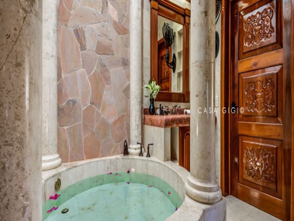 Cancun Home 990363
