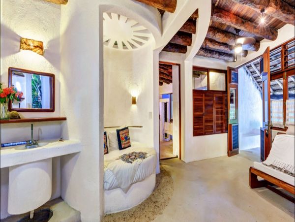 Cancun Home 990364
