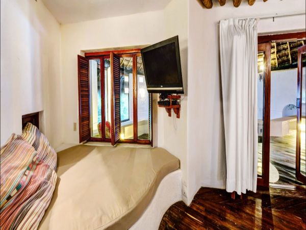 Cancun Home 990364