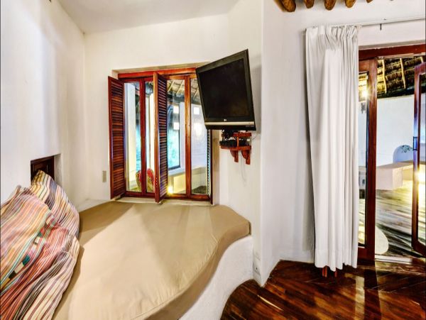 Cancun Home 990364