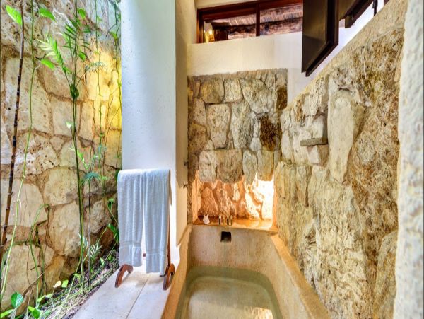 Cancun Home 990364