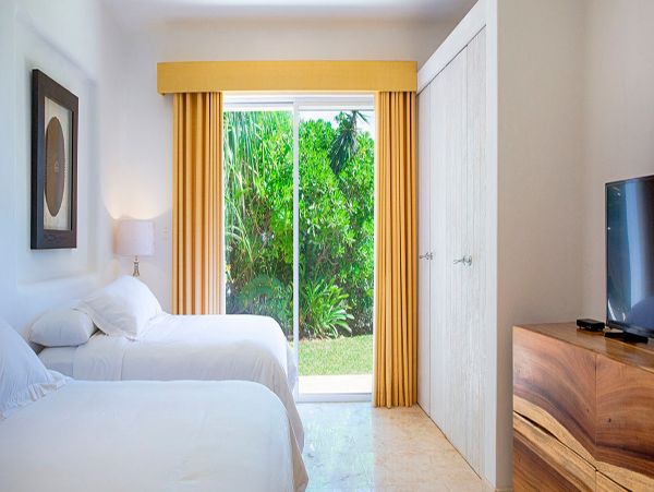 Cancun Home 990365