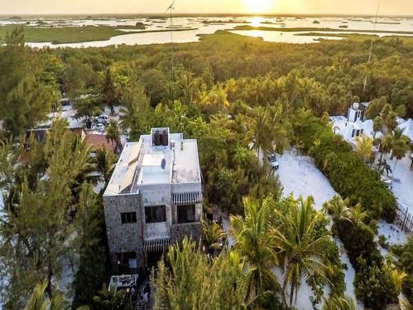 TULUM MEXICO BEACHFRONT VILLA