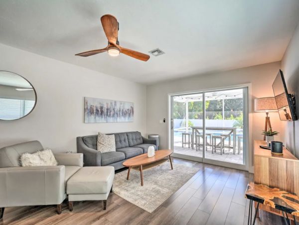 Naples Luxury Vacation Home Rental with Pool Sleeps 6