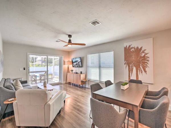 Naples Luxury Vacation Home Rental with Pool Sleeps 6