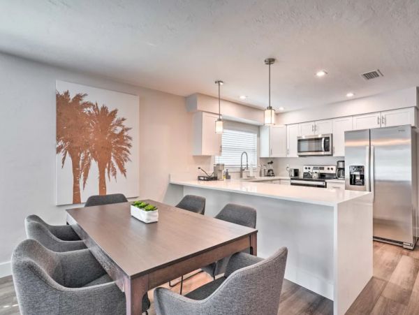 Naples Luxury Vacation Home Rental with Pool Sleeps 6