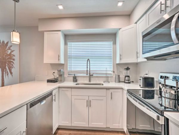 Naples Luxury Vacation Home Rental with Pool Sleeps 6
