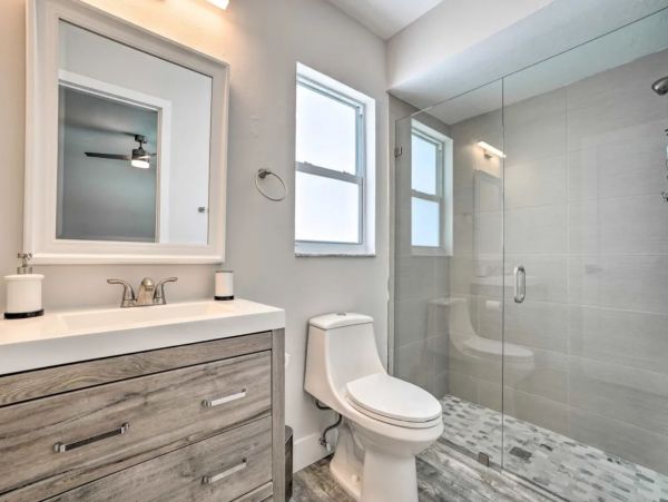 Naples Luxury Vacation Home Rental with Pool Sleeps 6