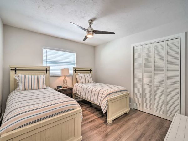 Naples Luxury Vacation Home Rental with Pool Sleeps 6