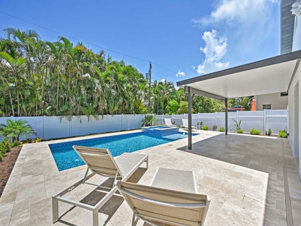 Short Walk to Beach Naples Vacation Home Private Pool