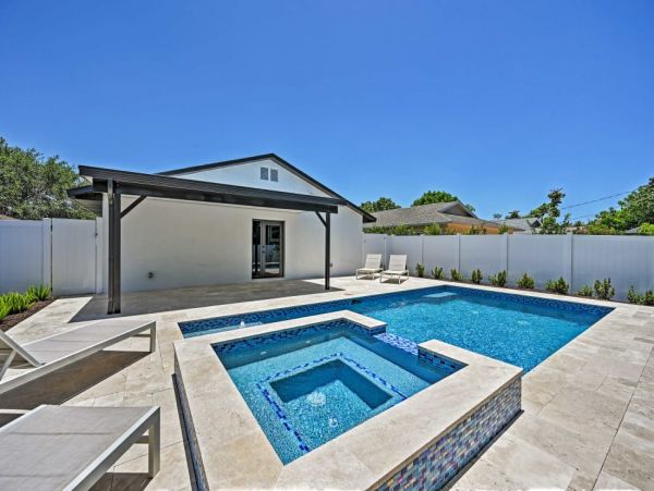 Short Walk to Beach Naples Vacation Home Private Pool