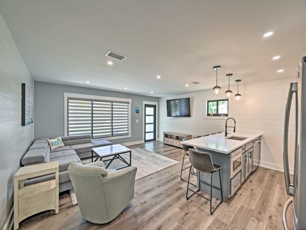 Short Walk to Beach Naples Vacation Home Private Pool