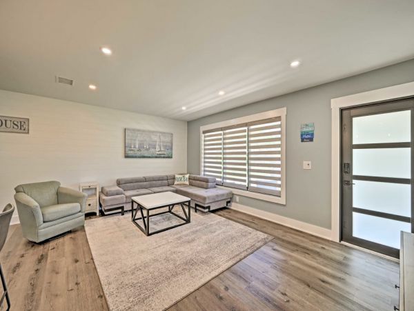 Short Walk to Beach Naples Vacation Home Private Pool