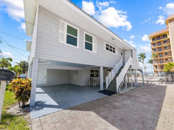 Short Walk to Beach Fort Myers Vacation Home Three Bedroom