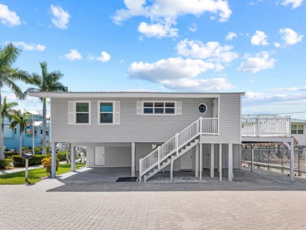 Short Walk to Beach Fort Myers Vacation Home Three Bedroom