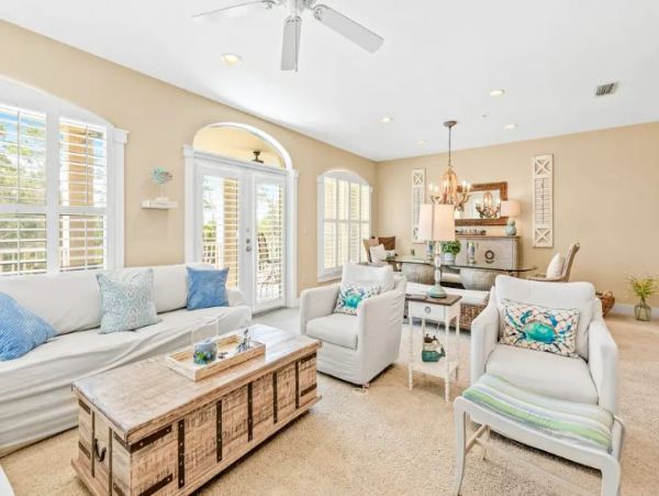Santa Rosa Beach. Luxury 2nd Floor Condo Shared Pool & A/C