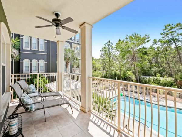 Santa Rosa Beach. Luxury 2nd Floor Condo Shared Pool & A/C