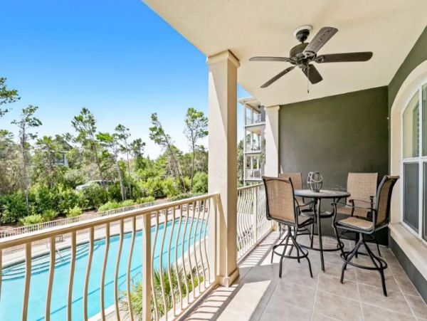 Santa Rosa Beach. Luxury 2nd Floor Condo Shared Pool & A/C
