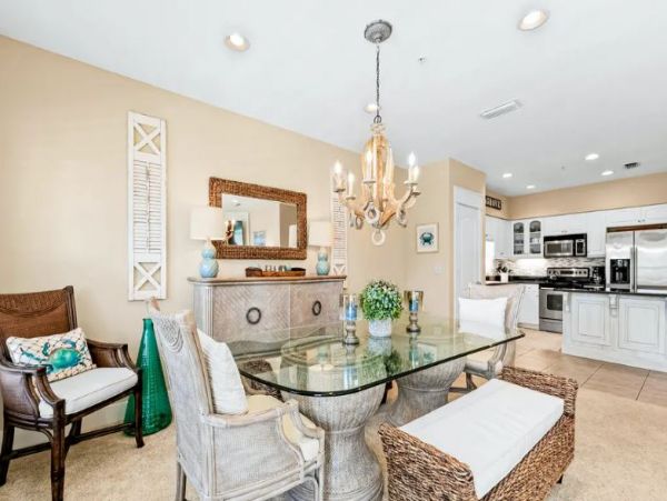 Santa Rosa Beach. Luxury 2nd Floor Condo Shared Pool & A/C