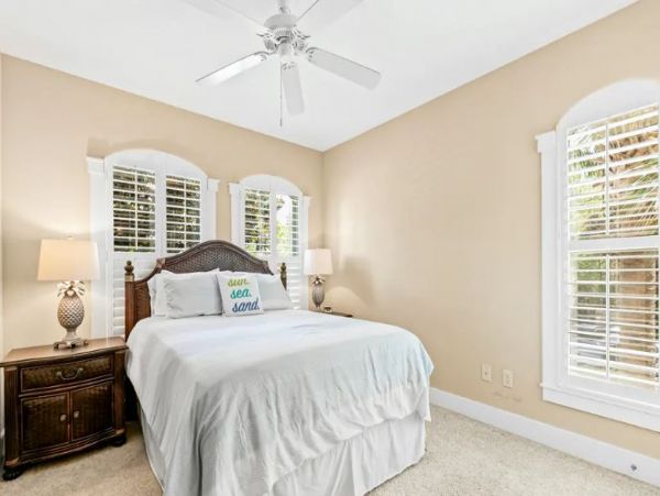Santa Rosa Beach. Luxury 2nd Floor Condo Shared Pool & A/C