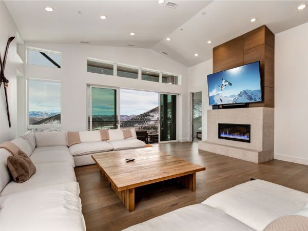 Ski in Ski Out Five Bedroom Penthouse in Park City