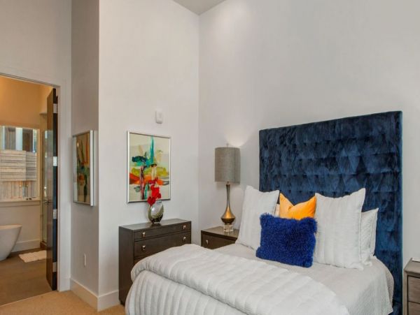 Spectacular Ski in/Ski Out Home Vacation Rental 11 Guests