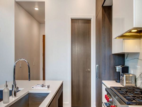 Spectacular Ski in/Ski Out Home Vacation Rental 11 Guests