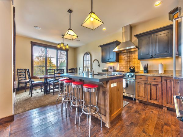 Mountain View Park City Vacation Condo Ski In/Ski Out