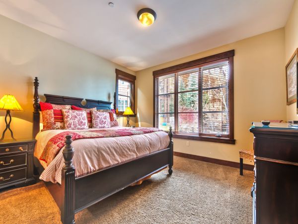 Mountain View Park City Vacation Condo Ski In/Ski Out