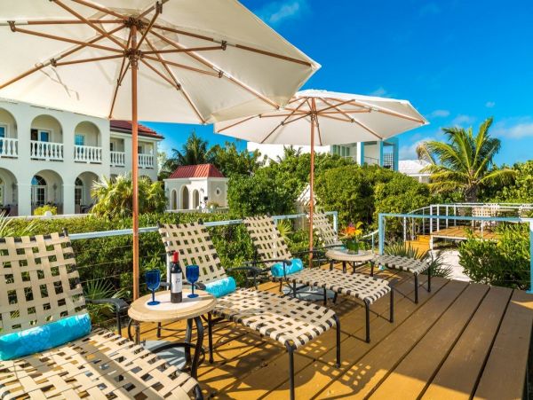Luxury Vacation Rental on Turks and Caicos with Pool