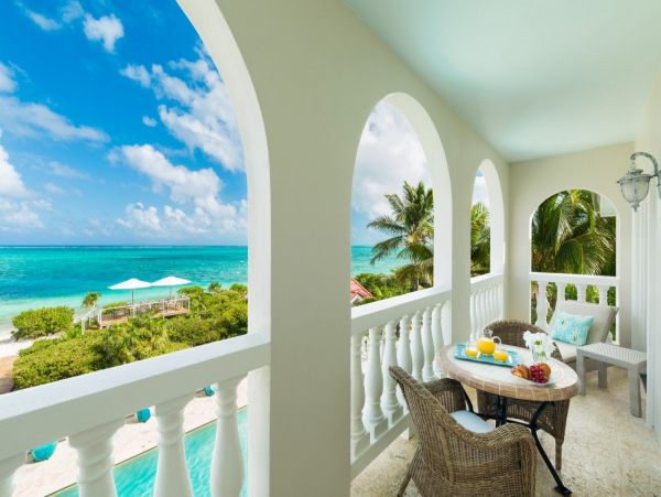 Luxury Vacation Rental on Turks and Caicos with Pool